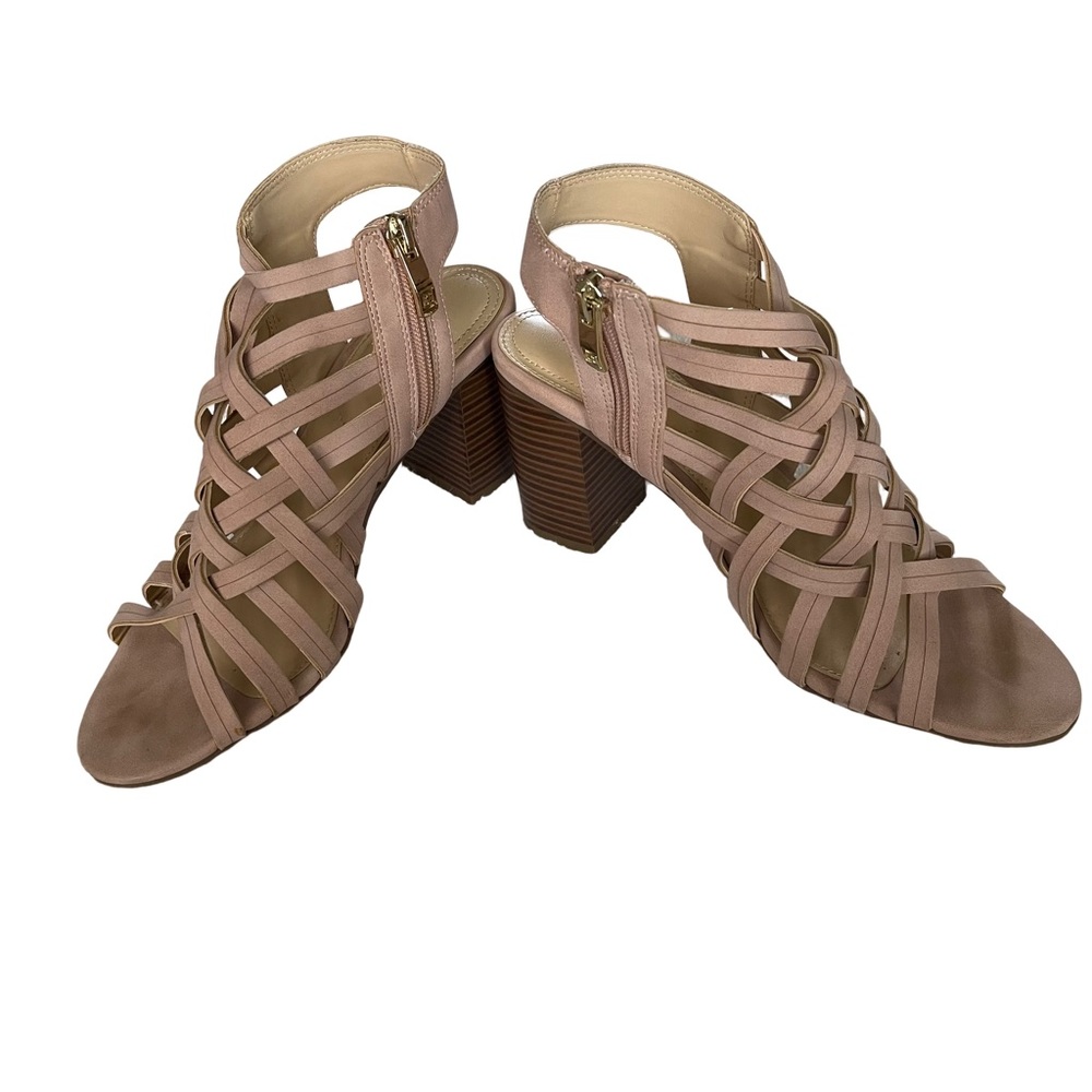 LIZ CLAIBORNE Light Tan Strappy Block Heel Sandals. Size 7 like new